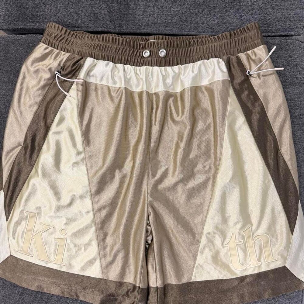 Kith Men's Brown and Gold Shorts